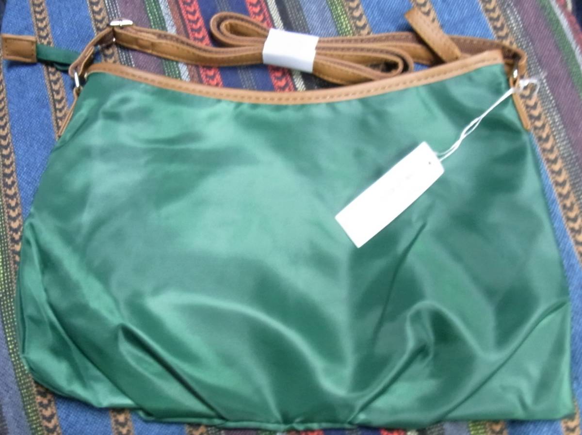  new goods Benetton benetton nylon shoulder bag green green 35x22