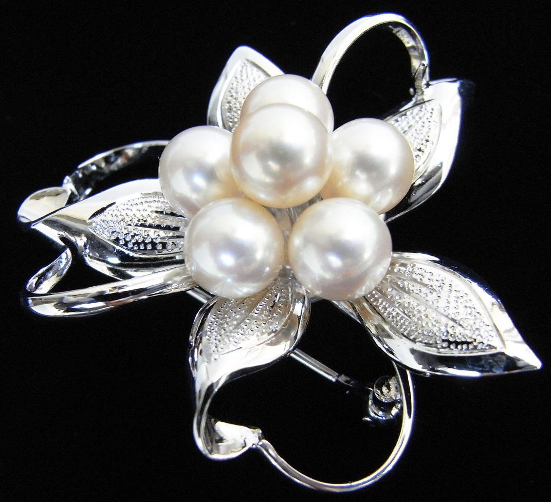 ☆925シルバー(銀製) ６粒・アコヤ真珠（本真珠）銀の花と螺旋の
