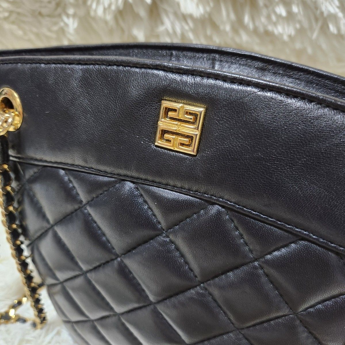 極美品 GIVENCHY キルティング チェーンショルダーバッグ ブラック