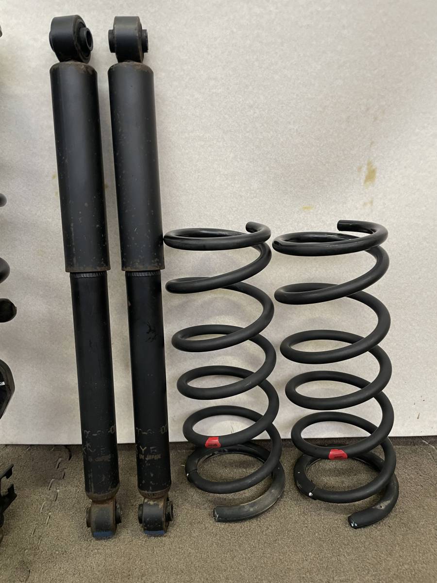 DA64V エブリーV 純正サスペンション一式 H19年車 2WD 1台分 DA64V エブリーV 純正サスペンション一式 H19年車 2WD 1台分