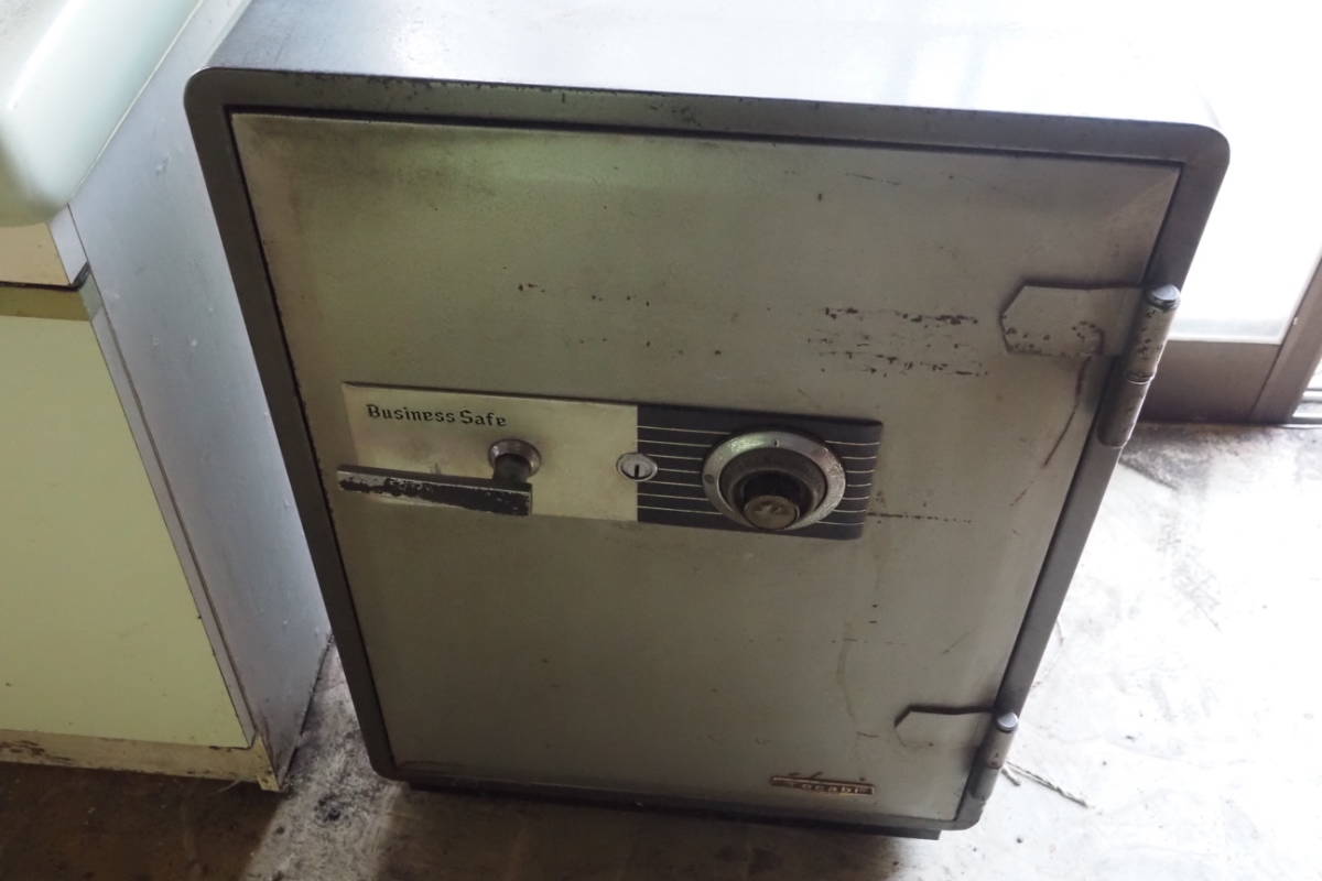  large safe, key equipped, number equipped, cheap, security, fire-proof safe,50x46x73