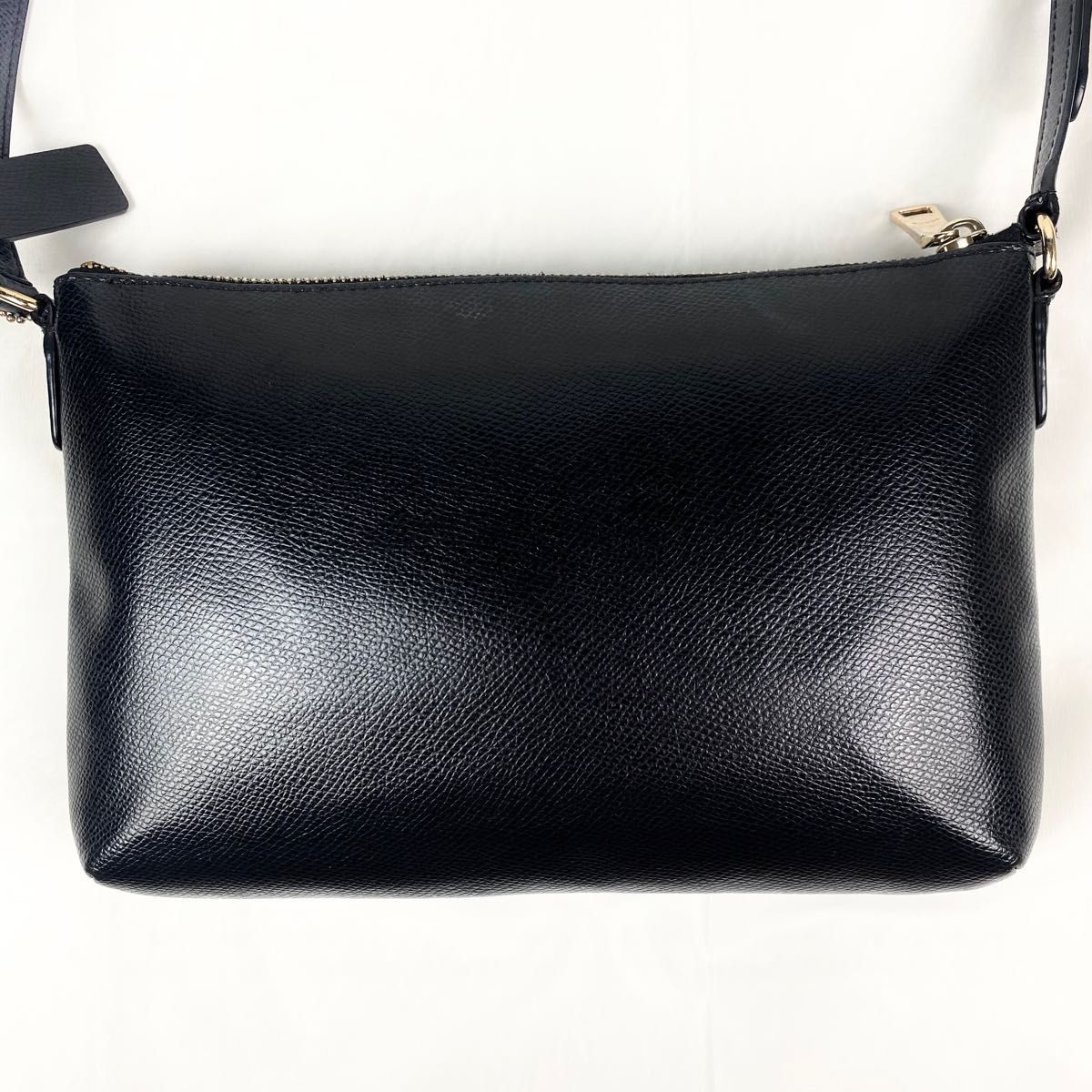 COACH ショルダーバッグ レザー 黒 ロゴ金具 ゴールド金具 COACH ショルダーバッグ レザー 黒 ロゴ金具 ゴールド金具
