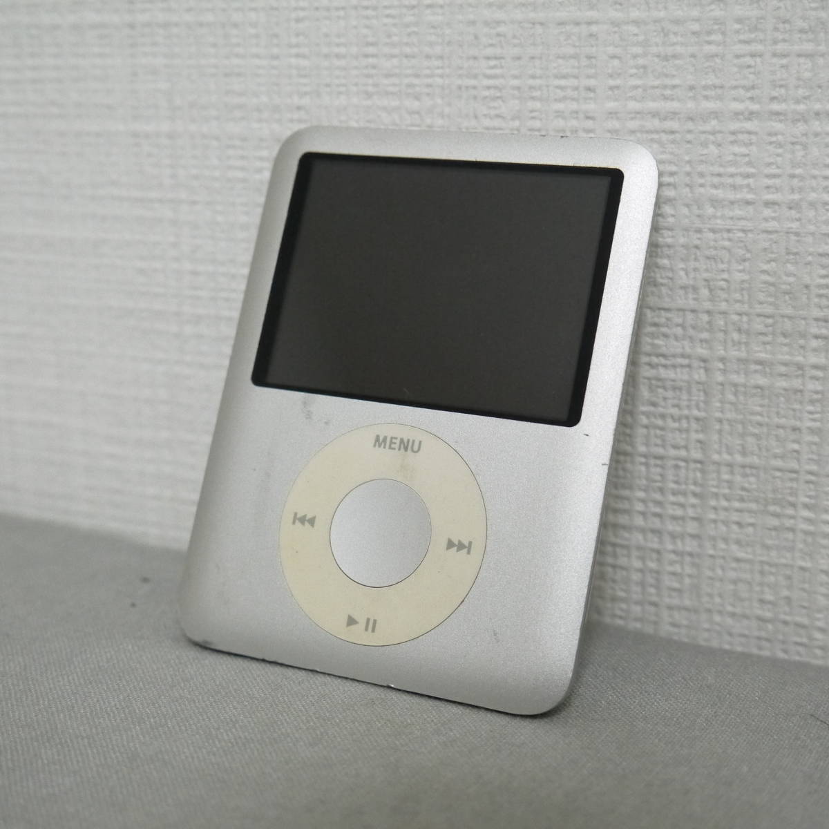 iPod nano シルバー ＭＡ９７８Ｊ A ジャンク品♪ - ポータブルプレーヤー