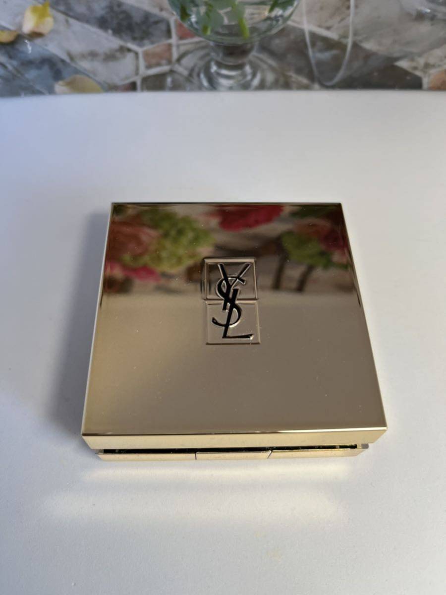 * Yves Saint-Laurent Touch eklaru cushion liquid foundation compact 