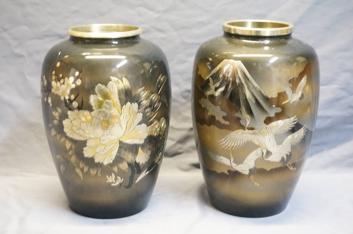 鋳銅製彫金花瓶　夏目型　牡丹・舞鶴　9.0寸　2本組【デッドストック】E021