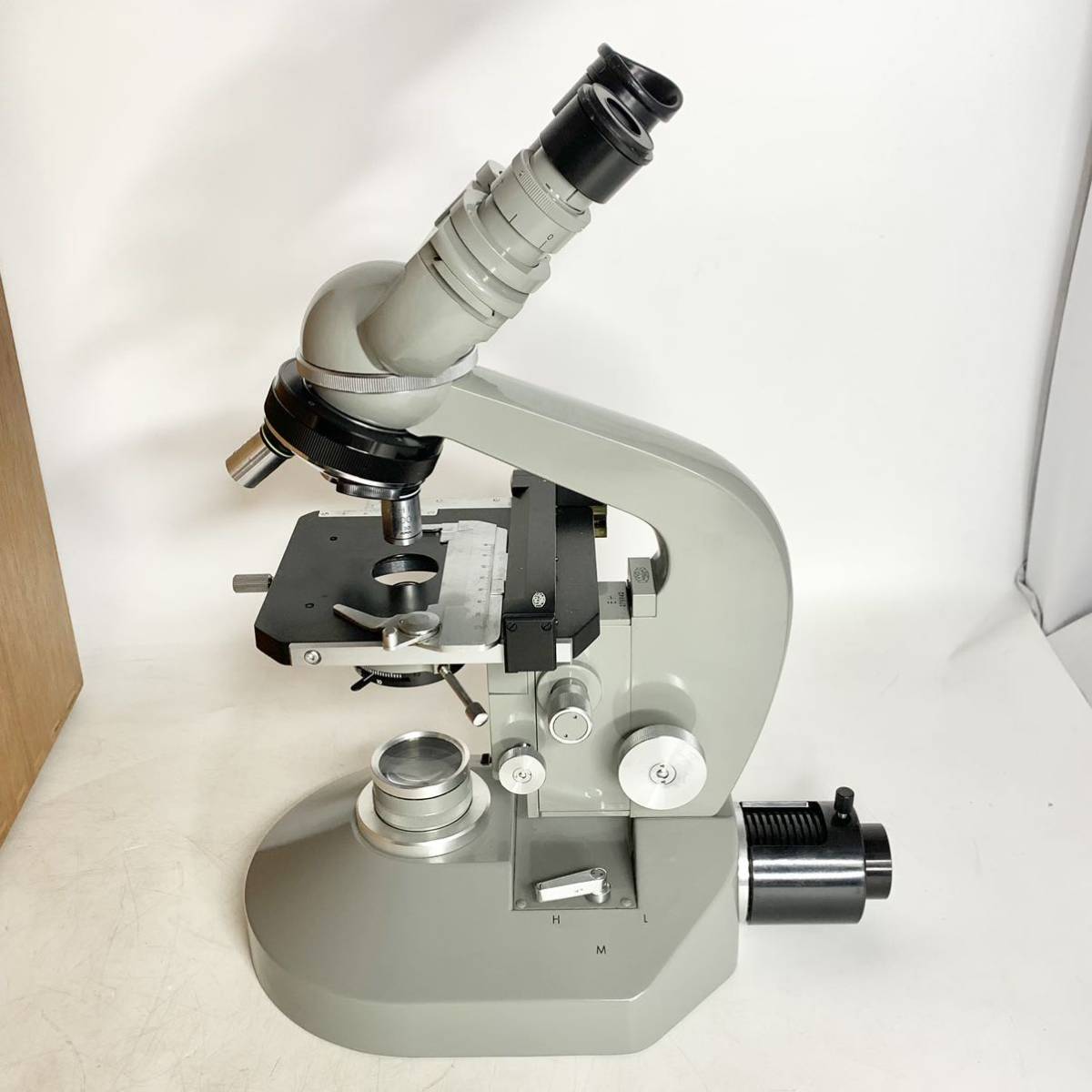 OLYMPUS　生物顕微鏡　オリンパス　EHCRBi-1　顕微鏡　収納ケース付き　現状品　昭和レトロ　アンティーク　木箱_画像2