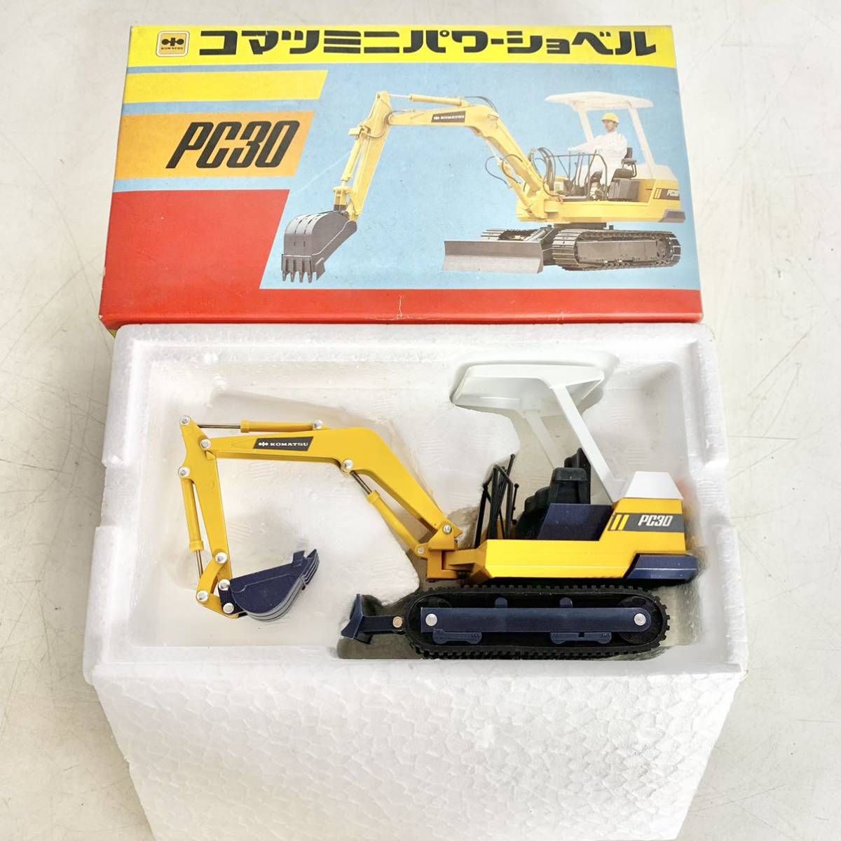 昭和レトロ コマツ ミニパワーショベル PC30 1/25 ヨネザワ ダイヤ