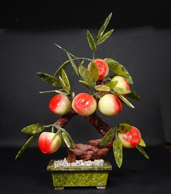 103■玉製 桃の木 仙桃 置物 高さ約43cm 中国美術 盆栽 オブジェ 桃彫刻_画像1