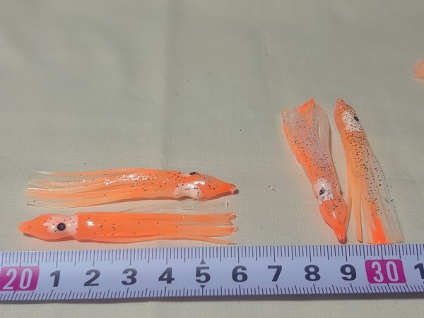 タコベイト オレンジ ホワイト ２０個セット 約6ｃｍ 夜光 アキアジ 鮭 ウキルアー 釣り  ぶっこみ フカセ ２号相当の画像2