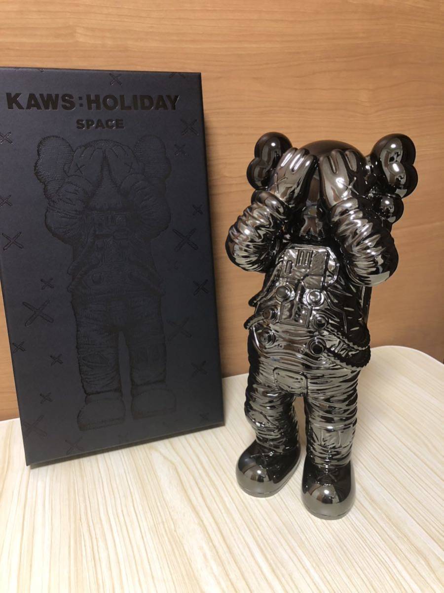 古典 KAWS Holiday space /Black カウズ ホリデー スペース フィギュア