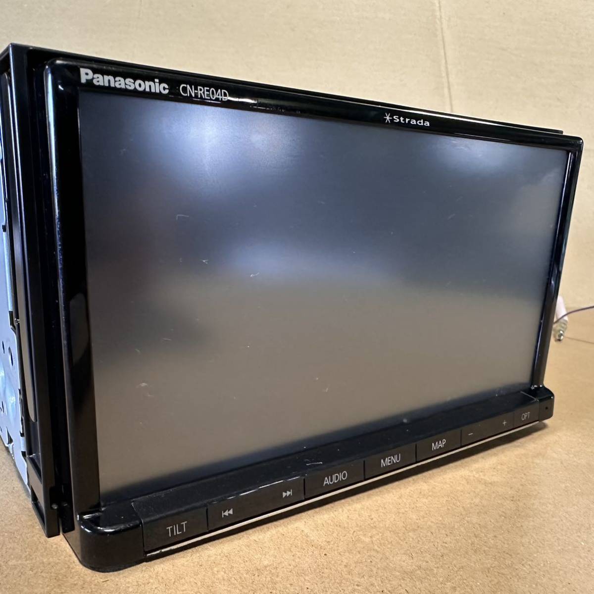 【中古品】Panasonic Strada パナソニック ストラーダ ハンズフリー 地デジTV カーナビ HDDナビ DVD SD CD Bluetooth 【CN-RE04D】_画像3