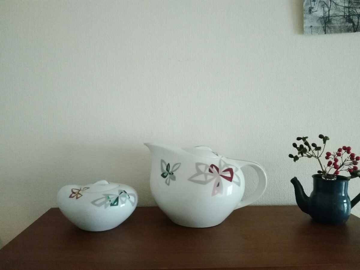  including postage Vintage sango teapot & sugar pot set / antique / retro / Showa era / modern / Mid-century /D&DEPARTMENT/IDEE/CIBONE