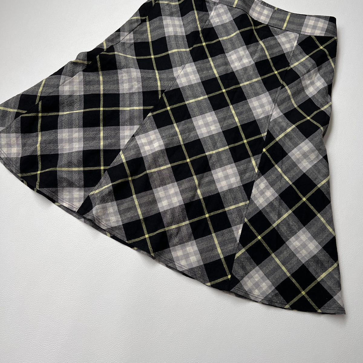 BURBERRY LONDON バーバリーロンドン フレアスカート チェック柄 膝丈
