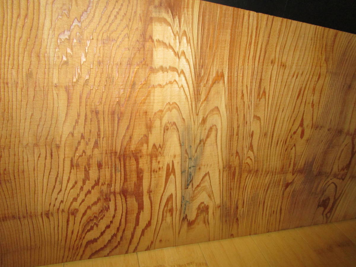e8101608 杉杢樹齢500年●約33.4㎝×82.3cm×1.3cm☆無垢板１枚板 木材 板 DIY 板材 天板 棚板 テーブル 看板 花台など種類豊富！_画像3