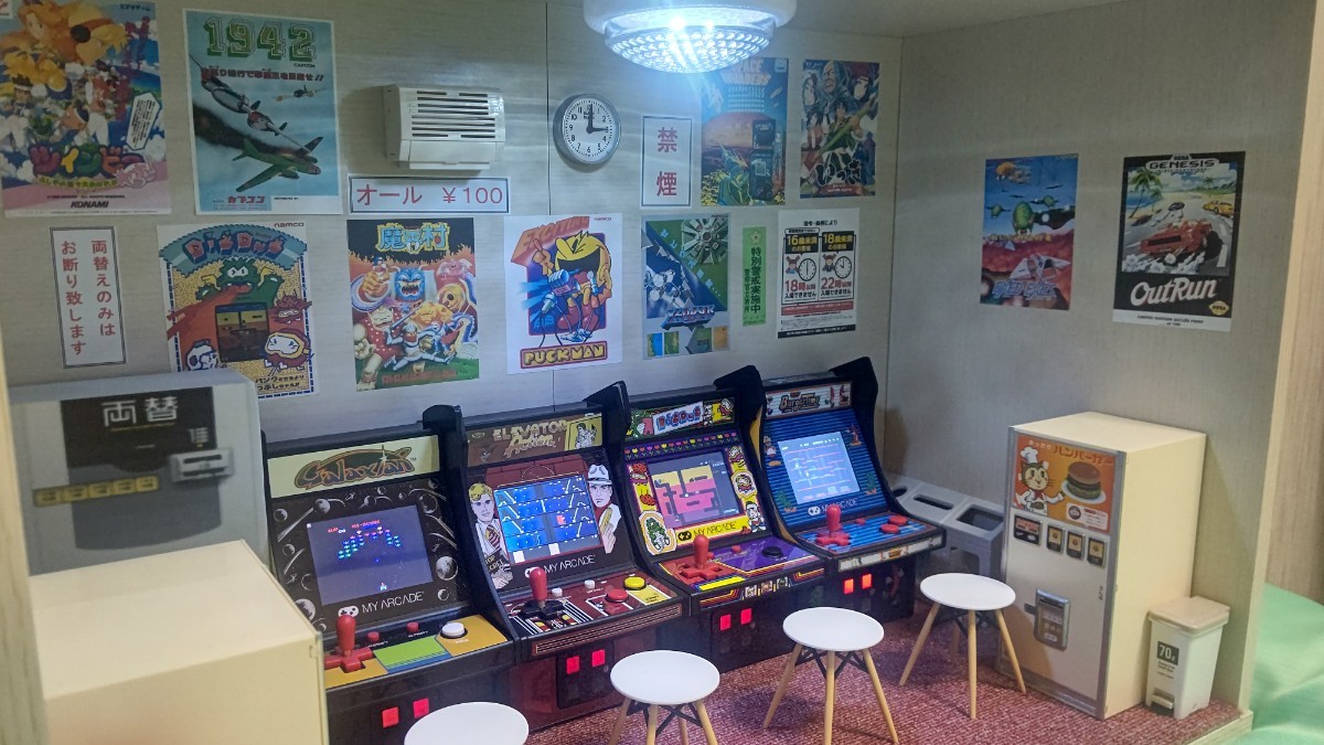 【懐かしいゲームセンター】　昭和レトロ風　本当に遊べるゲームセンター　ジオラマ　送料無料_画像2