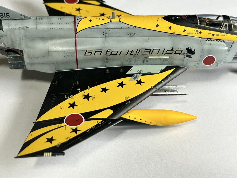 ファインモールド　1/72　航空自衛隊　F-4EJ改　戦闘機　ラストフライト記念イエローの完成品_画像6