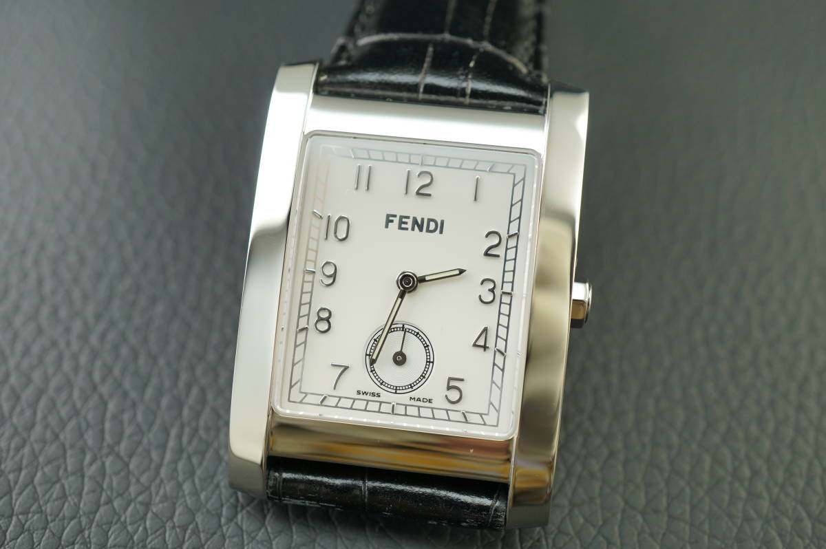 【冬バーゲン★特別送料無料!】 新品同様♪【B10/20-35 AE91】★FENDI/フェンディ オロロジ 7000G クオーツ メンズ腕時計 稼働品★ フェンディ