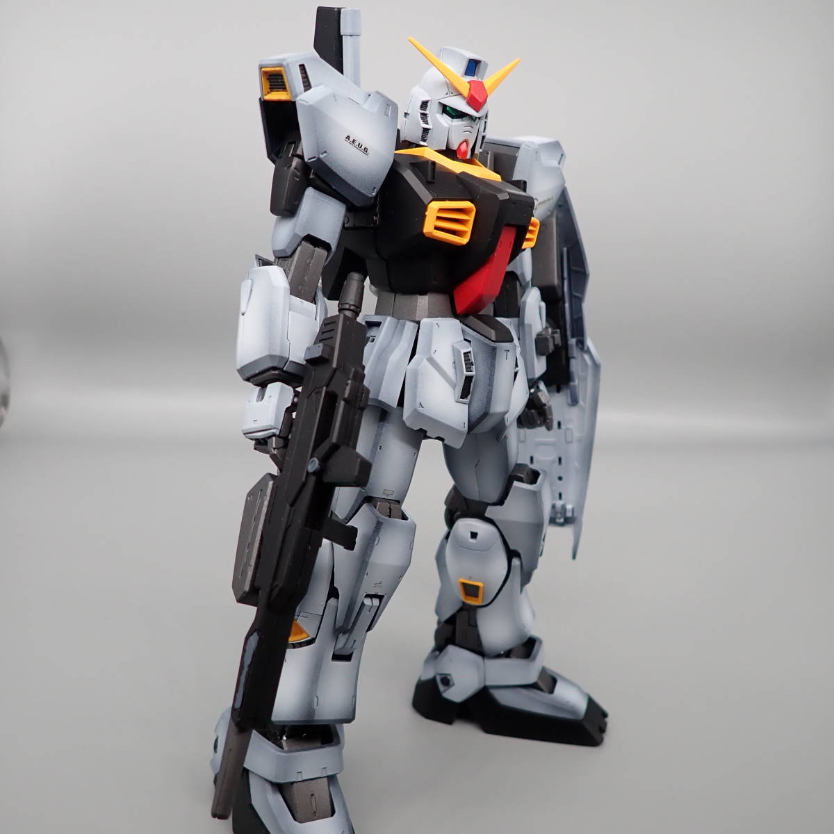 MG ガンダムマーク2 Ver2.0 塗装済み完成品 機動戦士Zガンダム登場