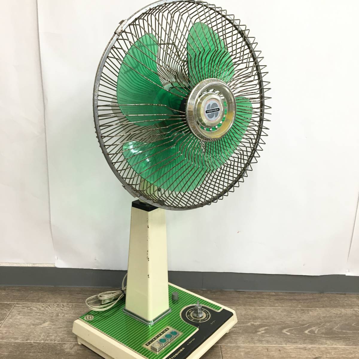 TOSHIBA 東芝 扇風機 H-30P10G 昭和レトロ 4枚羽 家電 TOSHIBA 東芝 扇風機 H-30P10G 昭和レトロ 4枚羽 家電