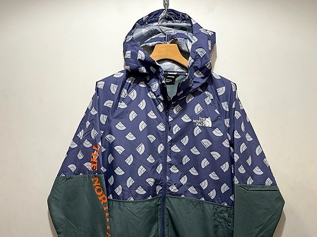 新品 正規品 USA限定 日本未発売 The North Face ノースフェイス 袖ロゴ　ワッペン付き ナイロンジャケット US-S ナイロンパーカー_画像2