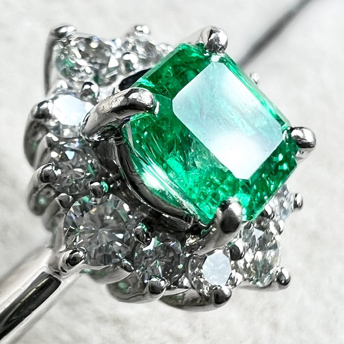 PT900 天然 エメラルド 0.41ct ダイヤ 0.24ct リング-