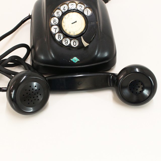 { used } Showa Retro black telephone (1) dial type no check goods objet d'art Oki Electric industry Hitachi Taiko ( west )