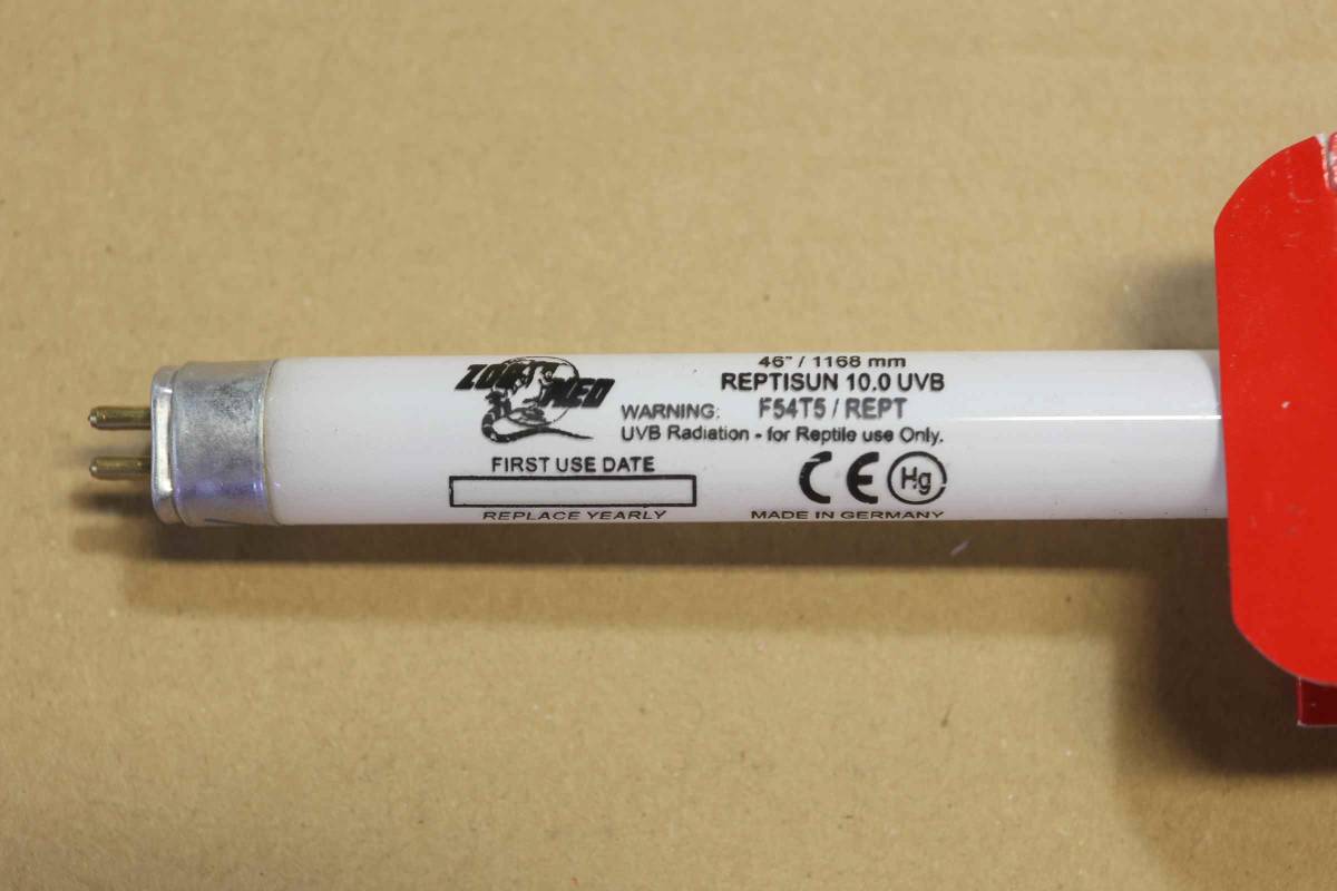 * reptiles UVB fluorescent lamp [ZOOMED|repti sun 10,0UVB 54W T5 HO] new goods * used 2 ps 