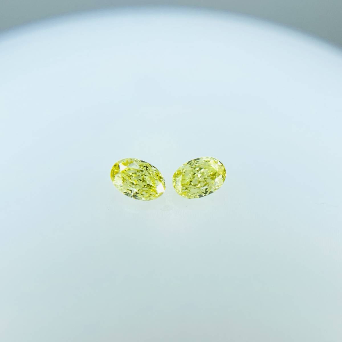 FANCY INTENSE YELLOW 0.107ct＆0.111ct/OV/RT2188/CGL