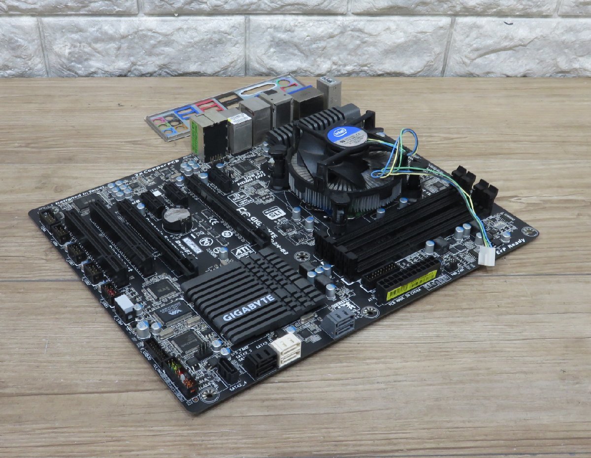 ★≪中古品≫マザーボード Gigabyte GA-Z68X-UD3H[t23102309]_画像1