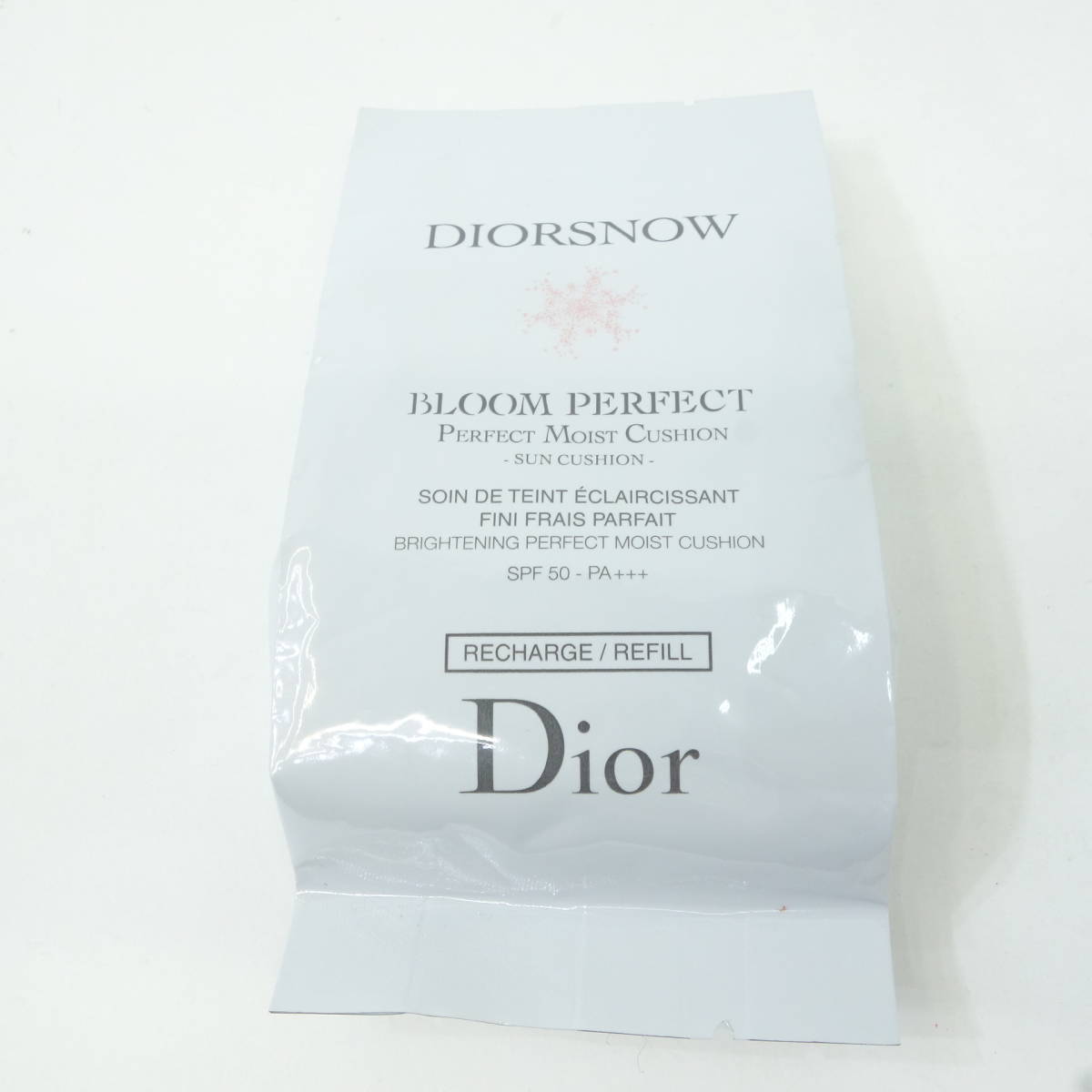 110♭【未開封】Dior ディオール スノー ブルーム パーフェクト サン クッション 日焼け止め・プレメイクアップ レフィル 15gの画像1