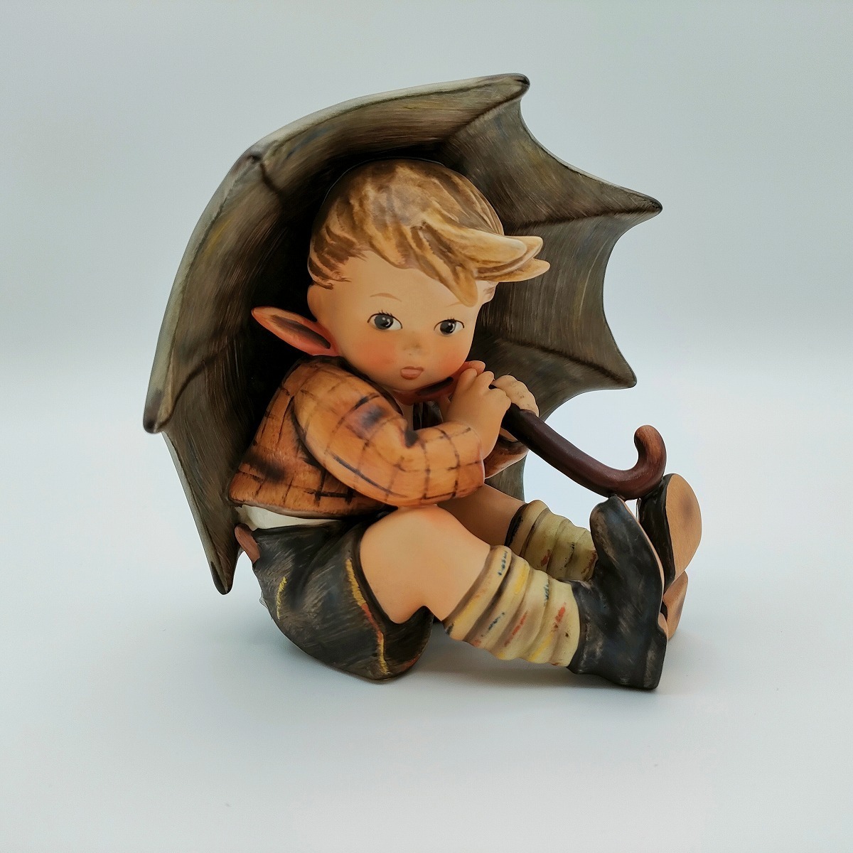 フンメル人形 Umbrella Boy 傘の少年 ゲーベル Goebel HUMMEL フィギュリン ドール ドイツ 西洋陶磁 置物 ヴィンテージ