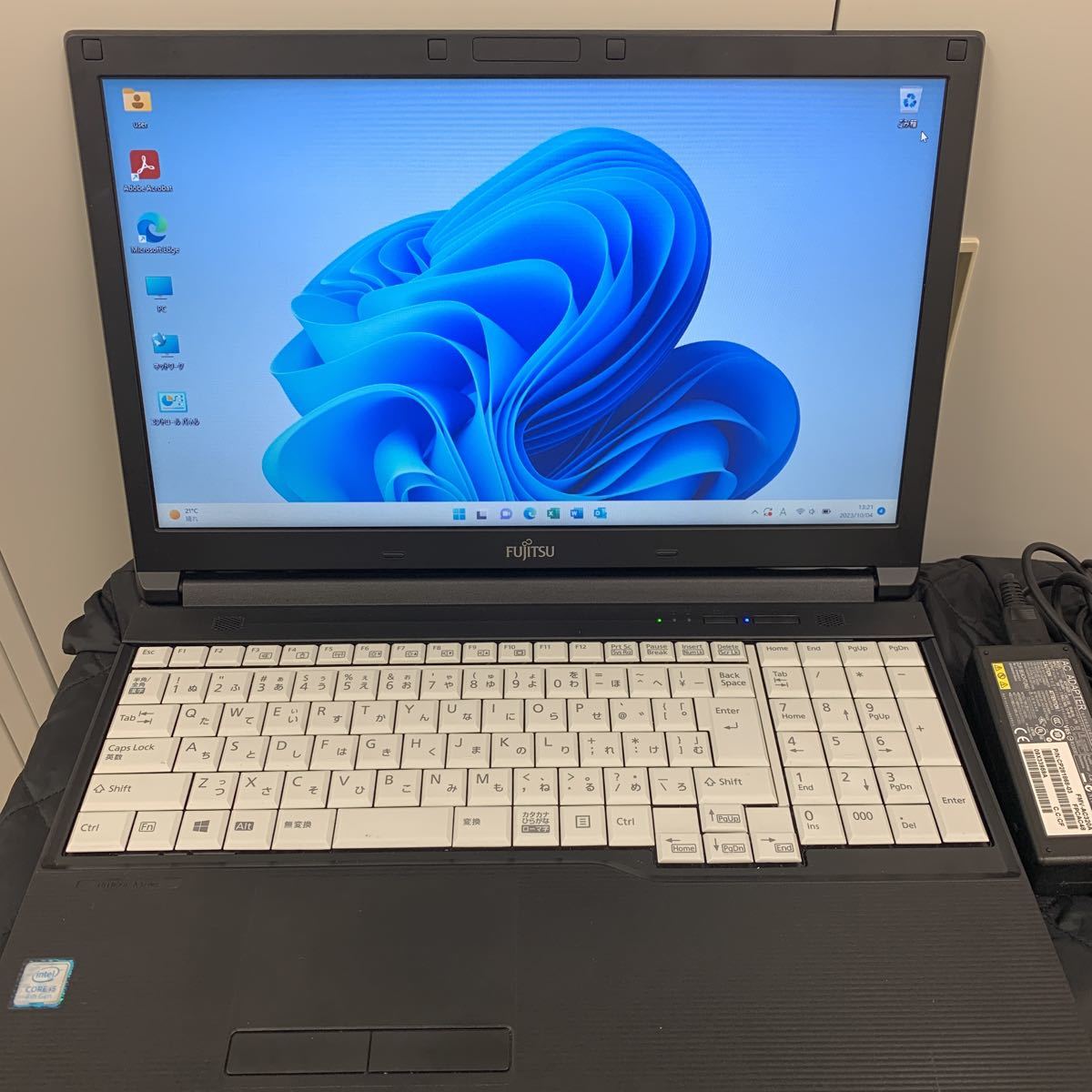 最新作の LIFE 富士通 BOOK 動作品 i5-8250U@1.60GHz/メモリ8GB