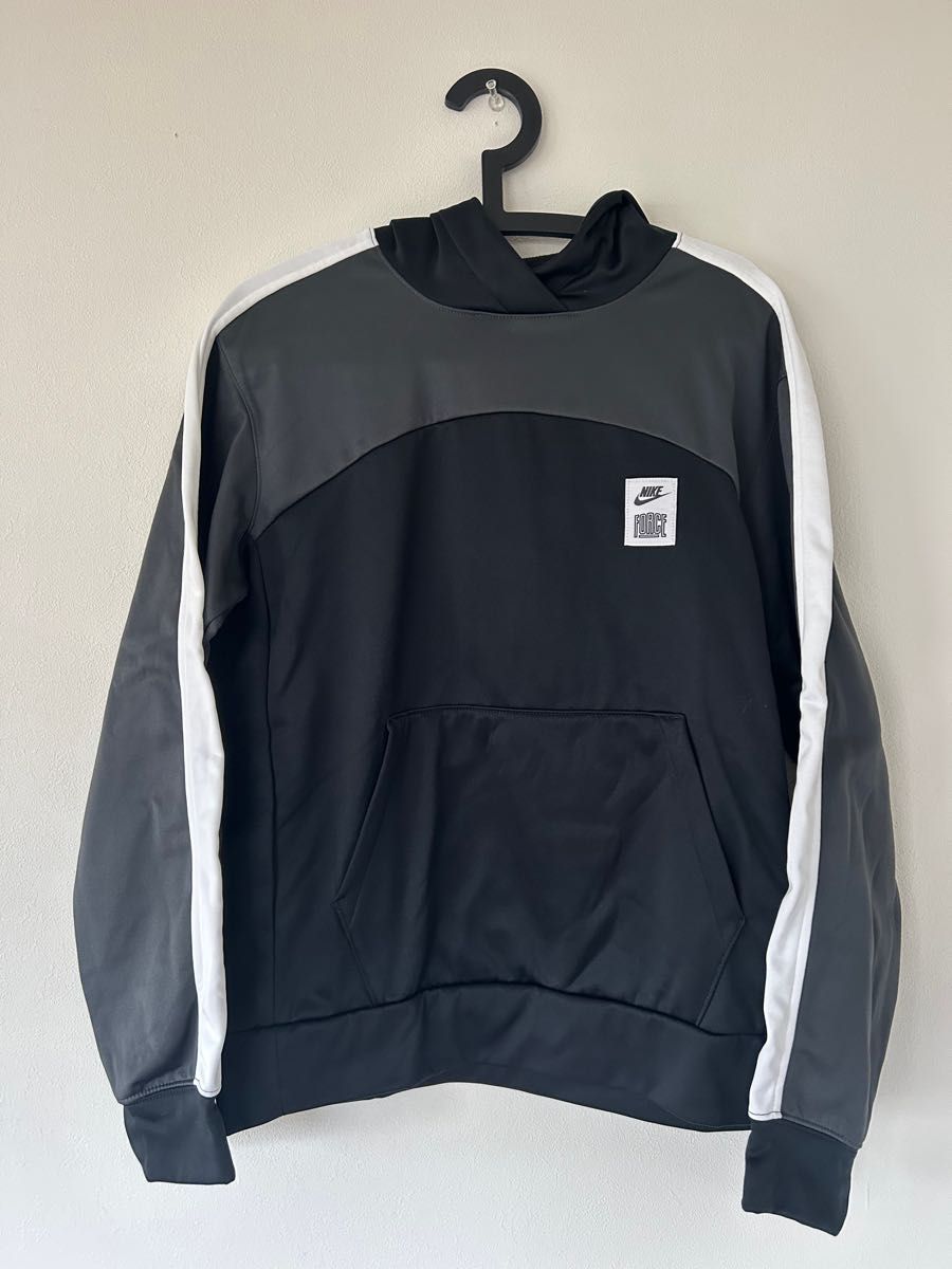 新品NIKE FORCEセットアップ#上下セットブラック#プルオーバー 新品NIKE FORCEセットアップ#上下セットブラック#プルオーバー