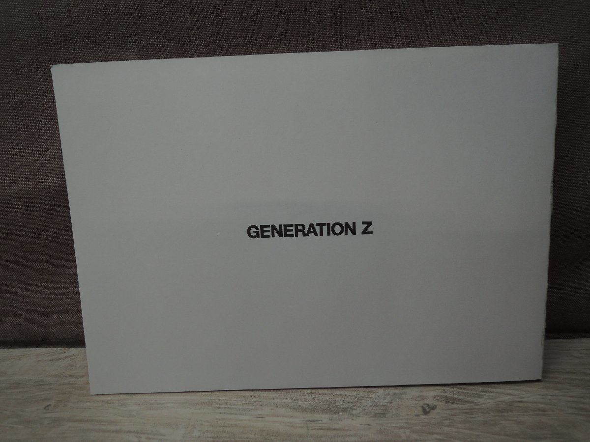 【画集】”GENERATION Z” Exhibition フューチュラ 発行：The Mass 限定2000部_画像1