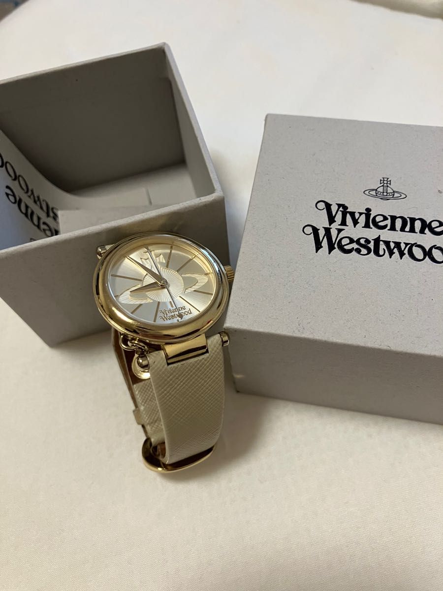 箱付き】 腕時計Vivienne Westwood｜PayPayフリマ