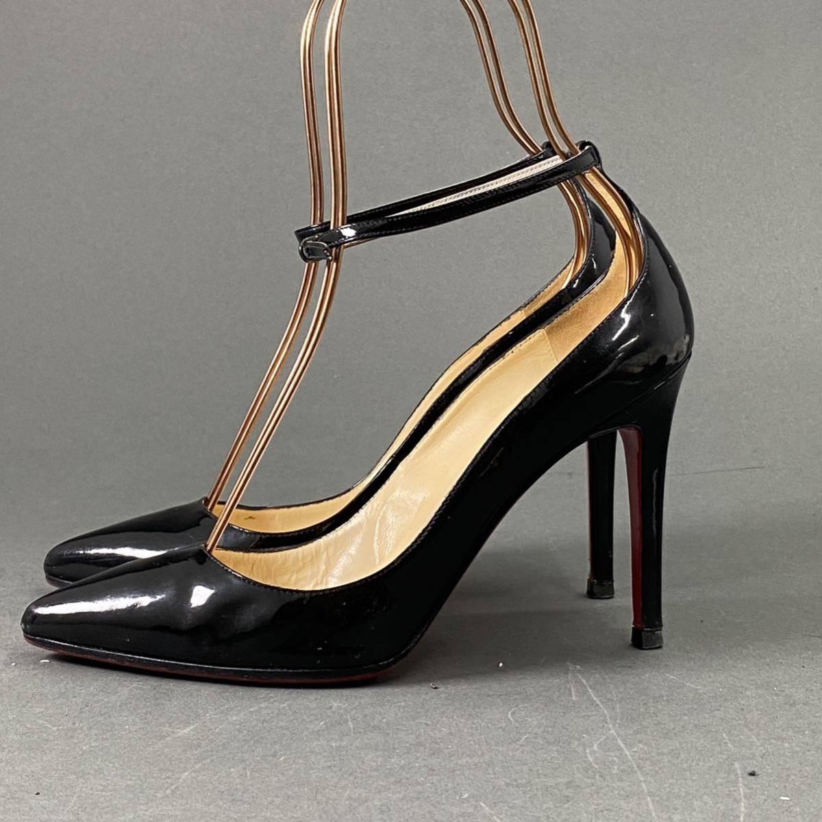 5jl22 イタリア製☆ Christian Louboutin クリスチャンルブタン ヒール ストラップ パンプス パテントレザー 37 1/2 24.5cm相当 レディース_画像2