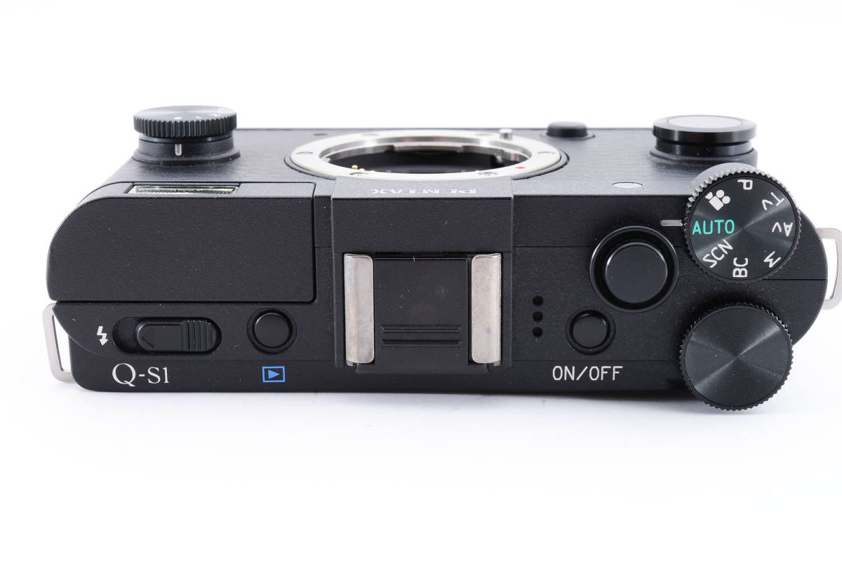 美品 PENTAX Q-S1 12.4 MP デジタル 一眼 カメラ シャッター回数1375 ブラック ボディ ペンタックス 288の画像6