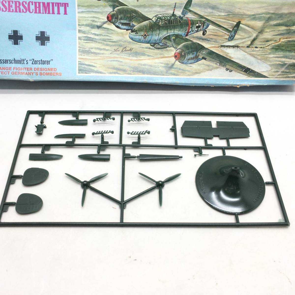 ☆ Monogram Bf 110E-1 MESSERSCHMITT Zerstorer 1/72 戦闘機 プラモデル ホビー デカール コレクション 中古現状品 ☆N80307_画像3