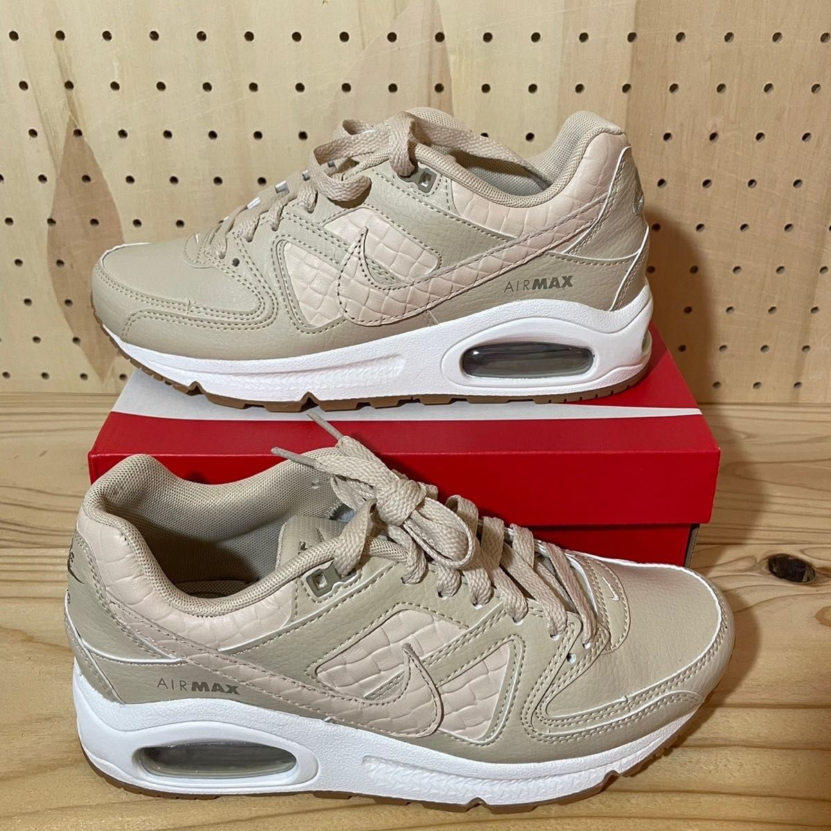 NIKE WMNS AIR MAX COMMAND PRM ナイキ エアマックスコマンド ベージュ