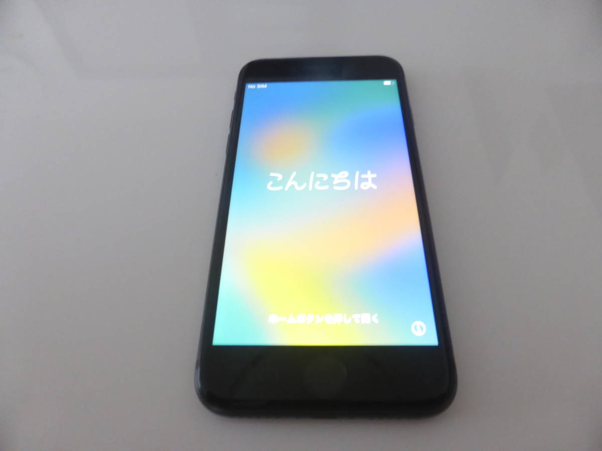 Amazon   Apple iPhone 8 GB スペースグレー SIMフリー 整備済み品