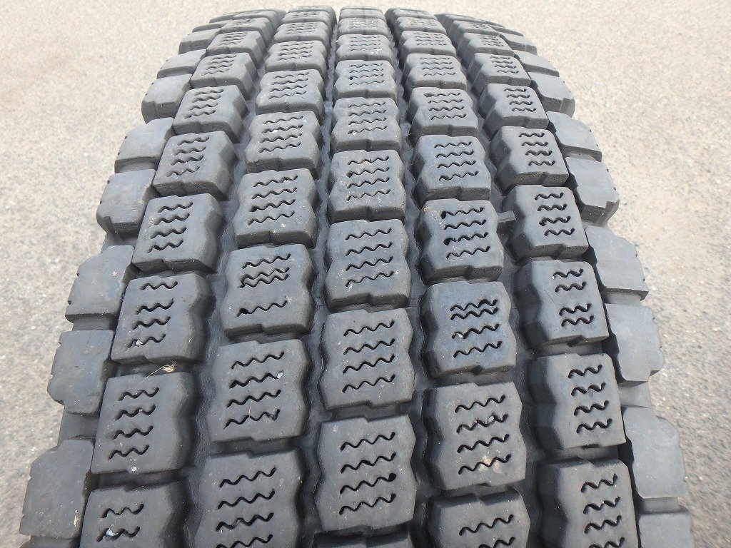 D363 送料無料【295/80R22.5 153/150】ブリヂストン W910 スタッドレス 2本 2022年製 約7.5分山_画像5