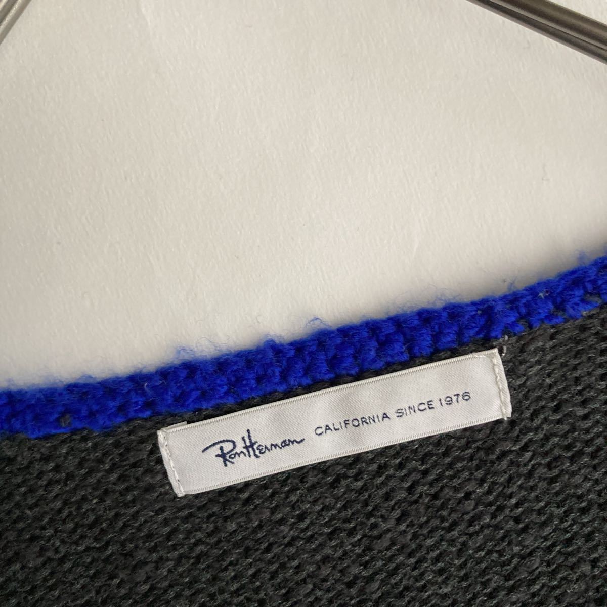 Ron Herman ロンハーマン Vネック コットン ニット 切り替え配色 柔らか素材 サーフ チャコールグレー × ブルー size M_画像9