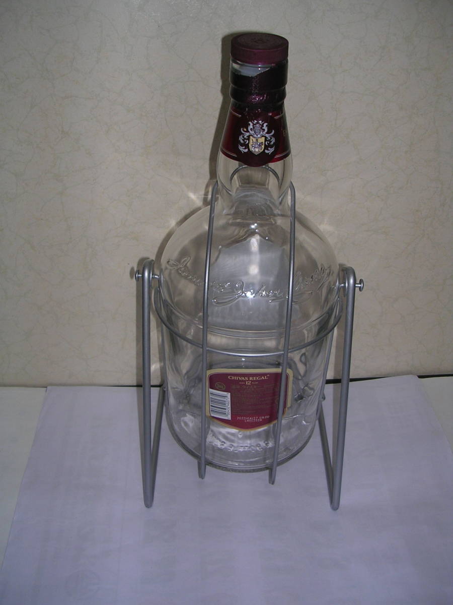 ◎◎スコッチ空き瓶【CHIVAS REGAL AGED 12 years 4.5L専用ラック付大瓶】詳細は写真を！_画像2