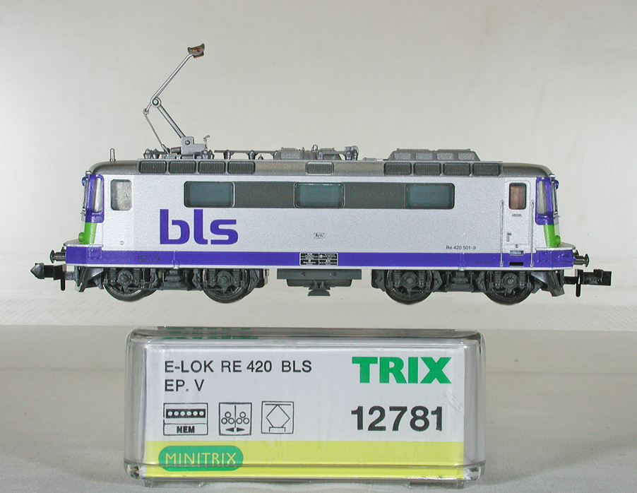 MINITRIX #12781 ＢＬＳ（ベルン-レッチュベルク-シンプロン鉄道） Ｒｅ４２０.５型電気機関車 （ライトグレー／ブルー／ ライトグリーン）