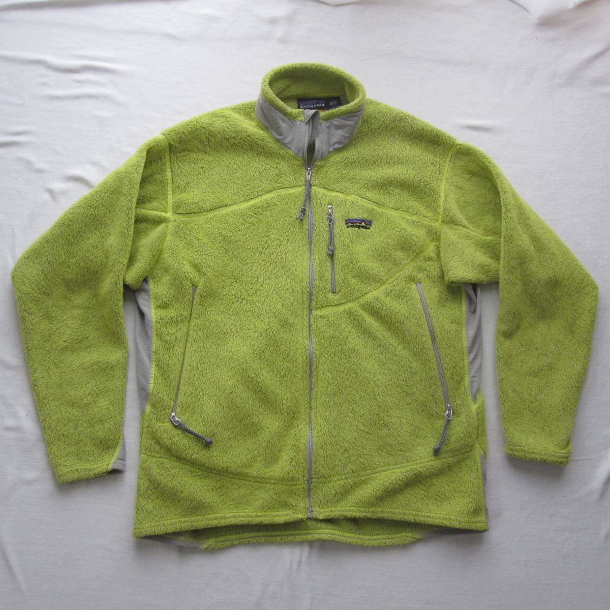 ☆'01 パタゴニア R2ジャケット (L) green spark / 刺繍タグ ☆'01 パタゴニア R2ジャケット (L) green spark / 刺繍タグ