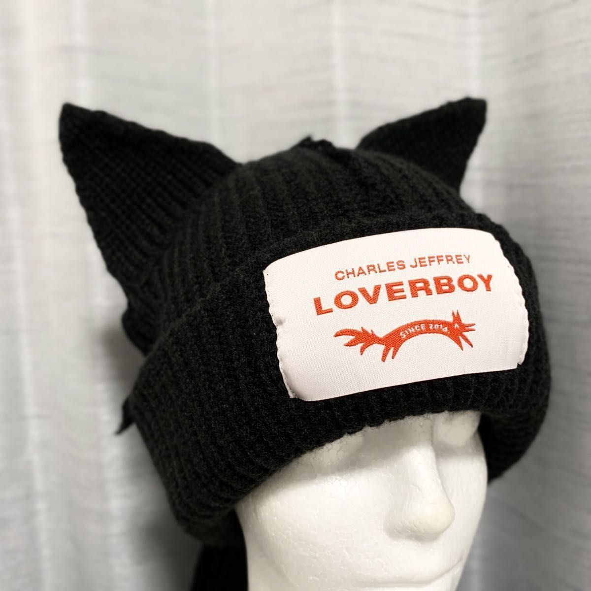LOVERBOY ラバーボーイ きつね ビーニー ニット帽 ブラック LOVERBOY ラバーボーイ きつね ビーニー ニット帽 ブラック