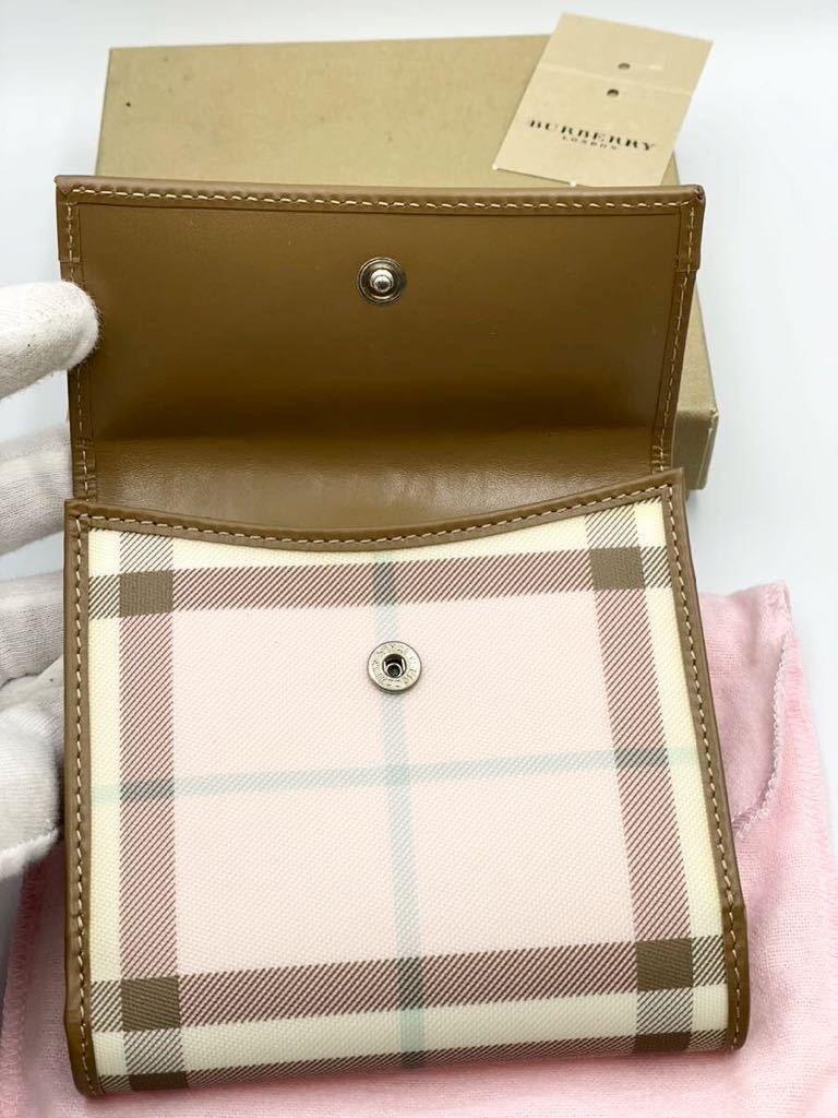 未使用品 バーバリー 二つ折り財布 ピンク× チェック PVC 小銭 未使用品 バーバリー 二つ折り財布 ピンク× チェック PVC 小銭