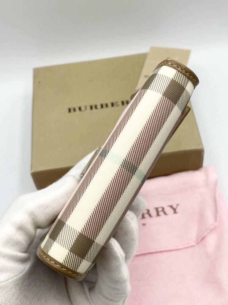 未使用品 バーバリー 二つ折り財布 ピンク× チェック PVC 小銭 未使用品 バーバリー 二つ折り財布 ピンク× チェック PVC 小銭