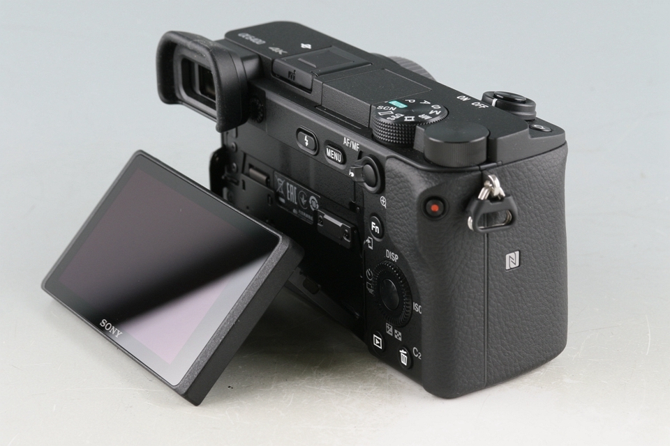 使い勝手の良い *Japanese Box With Lens OSS F/3.5-5.6 18-135mm E +