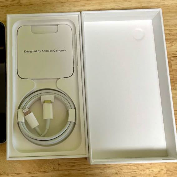 美品】1円〜 Apple iPhone SE 第3世代 MMYD3J/A 64GB スターライト AU